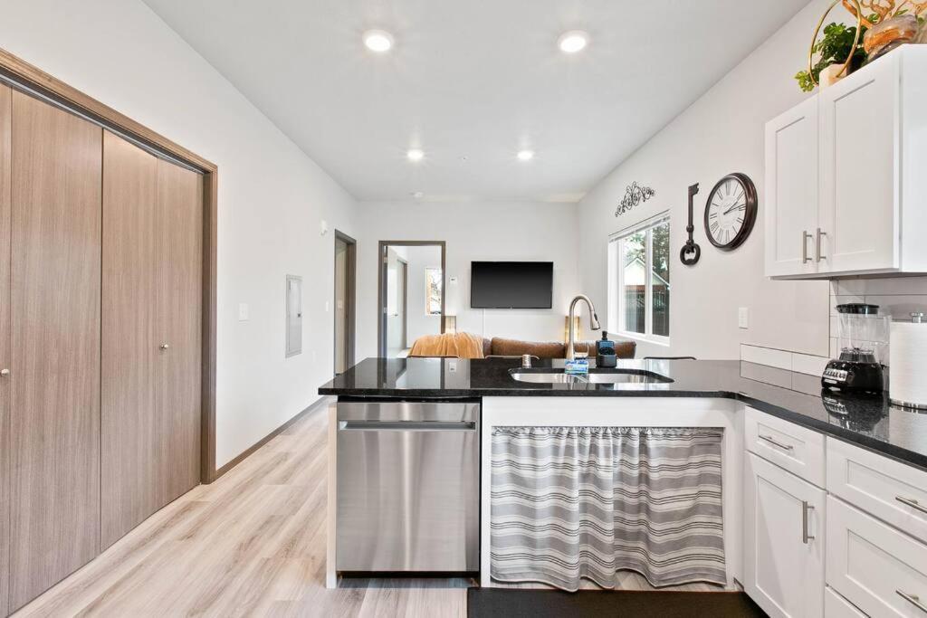 Full Ada Unit - 2 Bed 2 Bath Unit Near Downtown Apartment Spokane Luaran gambar